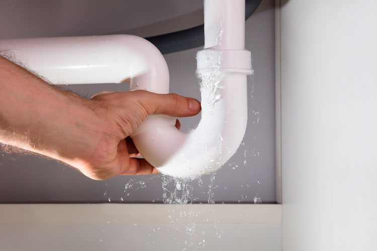 Que-hacer-si-se-rompe-una-tuberia-de-agua